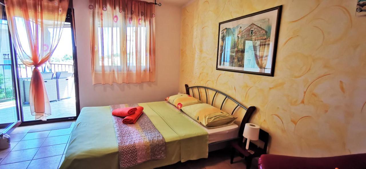 Studio Apartment Lela Ližnjan Eksteriør bilde